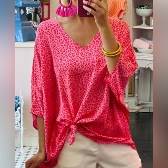 PINK CHEETAH PRINT OVERSIZED DOLMAN SLEEVE V NECK TOP Size Large - Picture 1 of 9